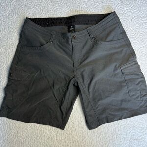 Kuhl Steel Gray Button Accent size 8